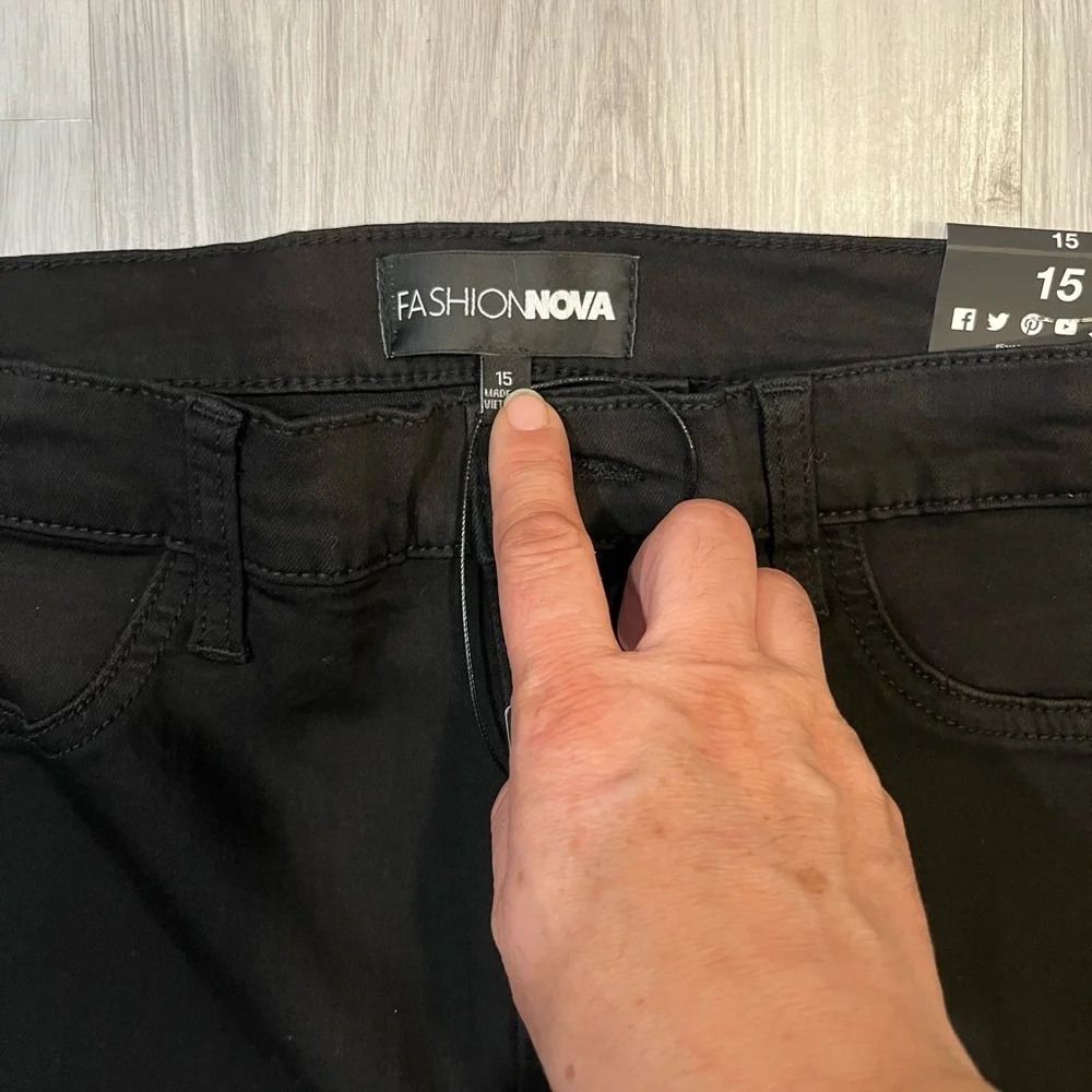 Fashion Nova Classic Black Denim size‎ #15